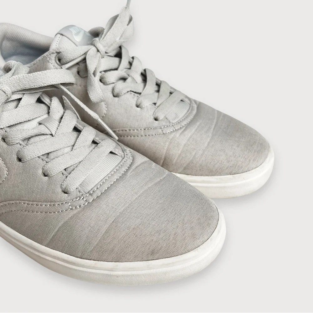 Nike SB Check Solarsoft Low Top Sneaker
